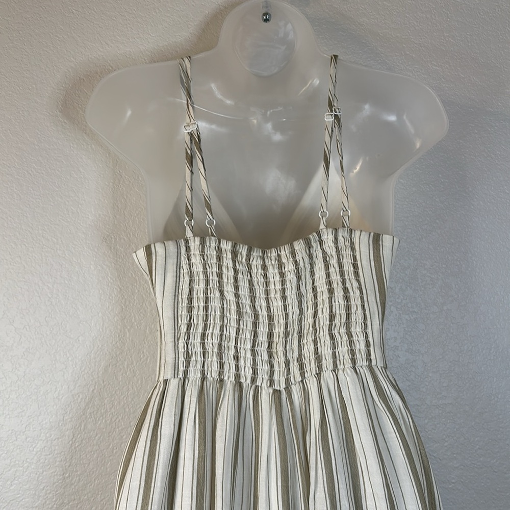 American Eagle Sage Green & Cream Plunge Wide-Leg Jumpsuit Size Medium NWOT - Picture 10 of 12